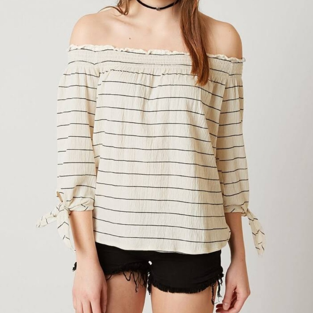 Daytrip Top from Buckle - Picture 7 of 7